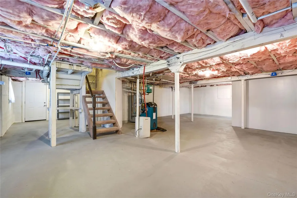 414 Potter Boulevard Brightwaters, NY 11718