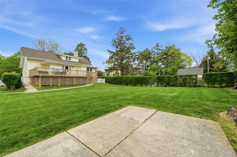 414 Potter Boulevard Brightwaters, NY 11718