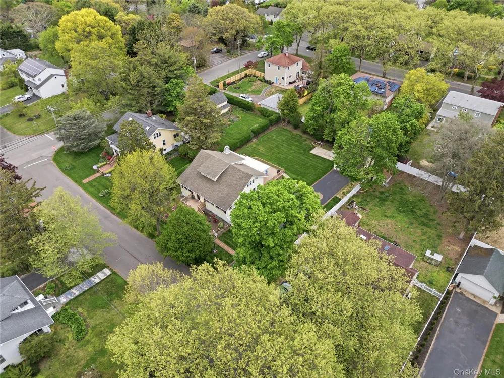414 Potter Boulevard Brightwaters, NY 11718
