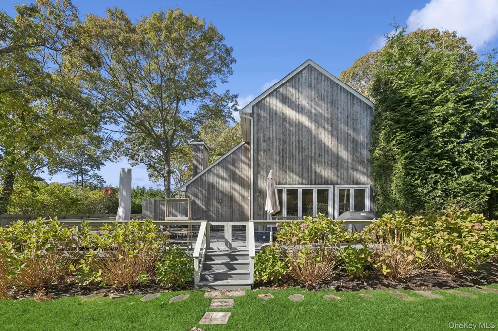 4 Morris Court Westhampton Beach, NY 11978