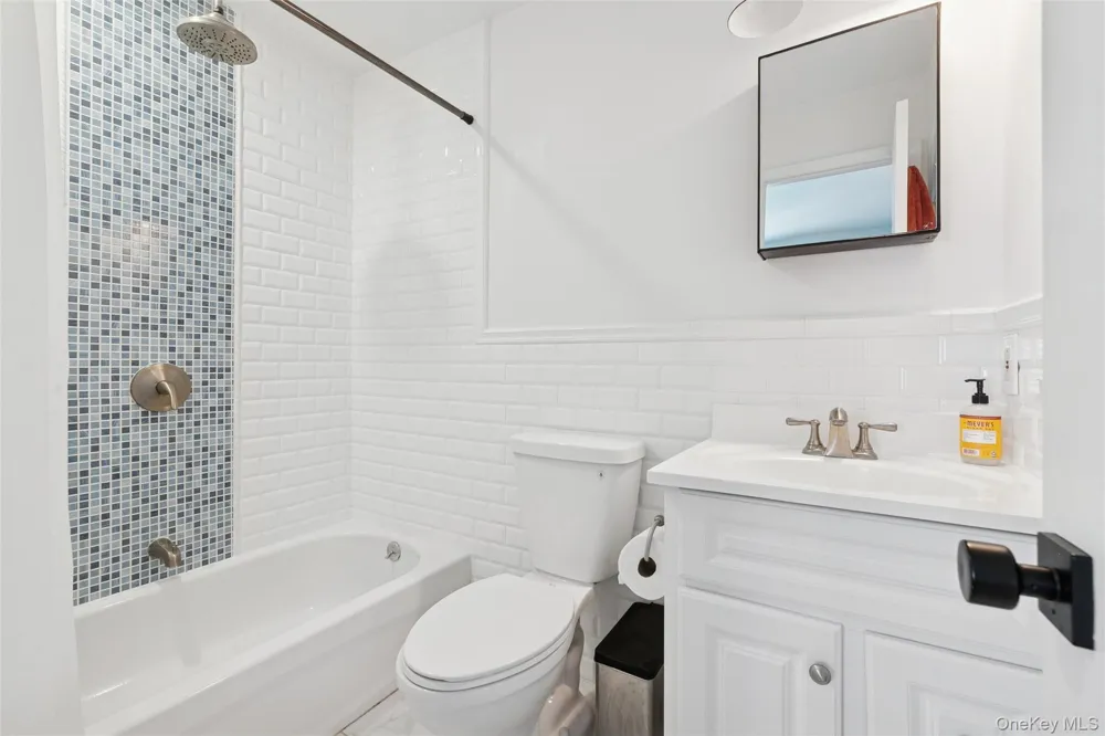 4 Morris Court Westhampton Beach, NY 11978