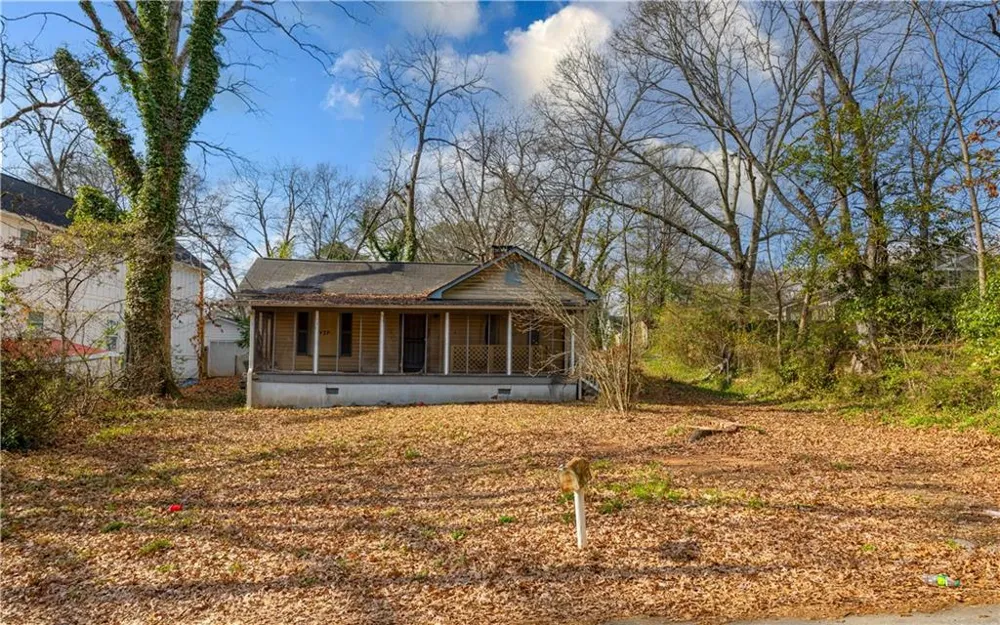 2965 Pearl Street East Point, GA 30344