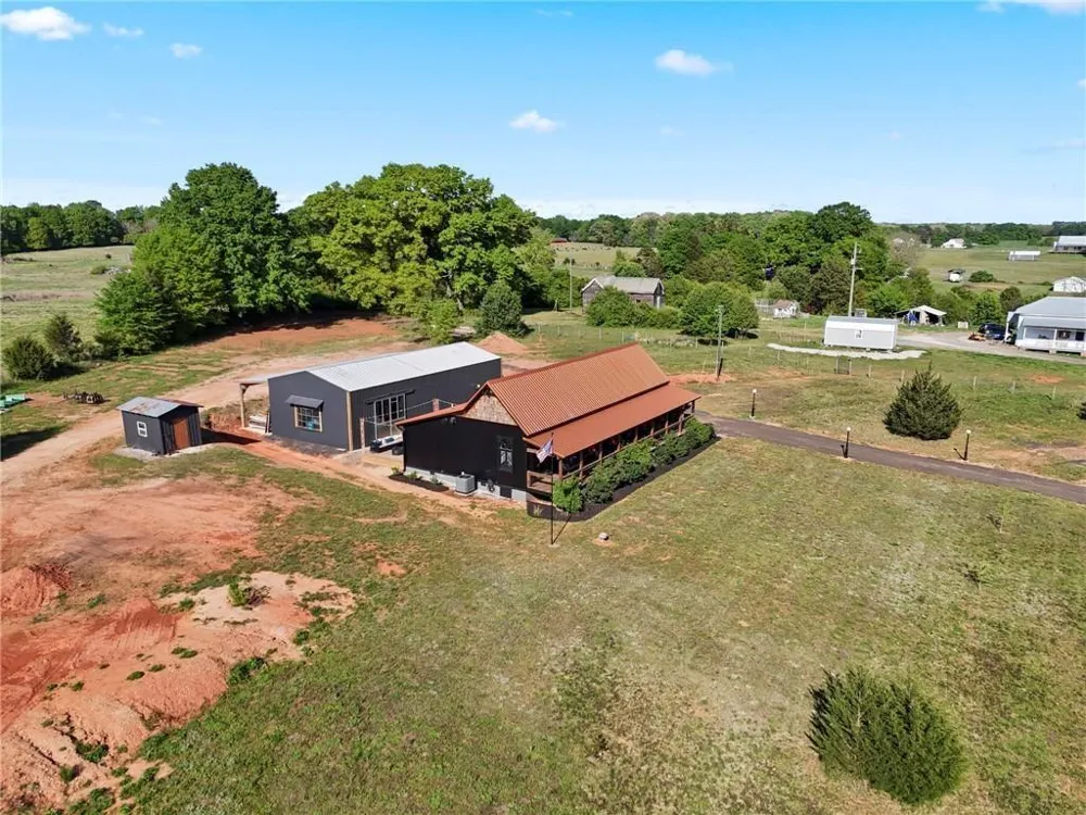 8346 Highway 98 W Commerce, GA 30530