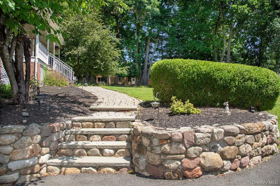 4 Hauser Terrace Tappan, NY 10983