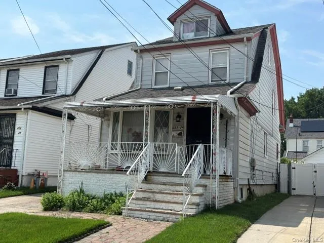 225-24 105th Avenue Queens Village, NY 11429