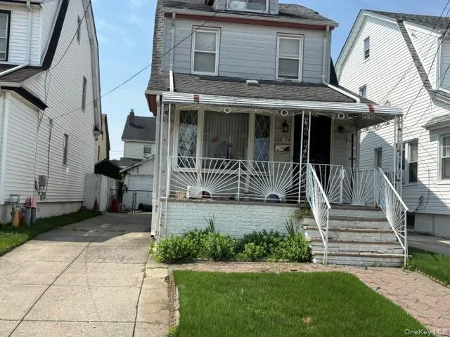 225-24 105th Avenue Queens Village, NY 11429