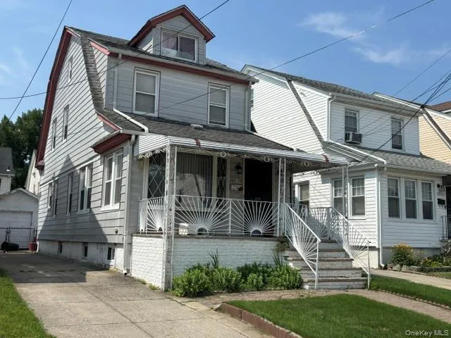 225-24 105th Avenue Queens Village, NY 11429