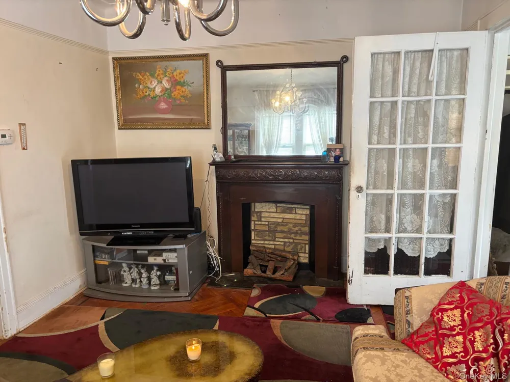 225-24 105th Avenue Queens Village, NY 11429