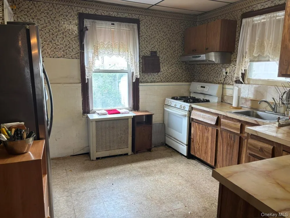 225-24 105th Avenue Queens Village, NY 11429