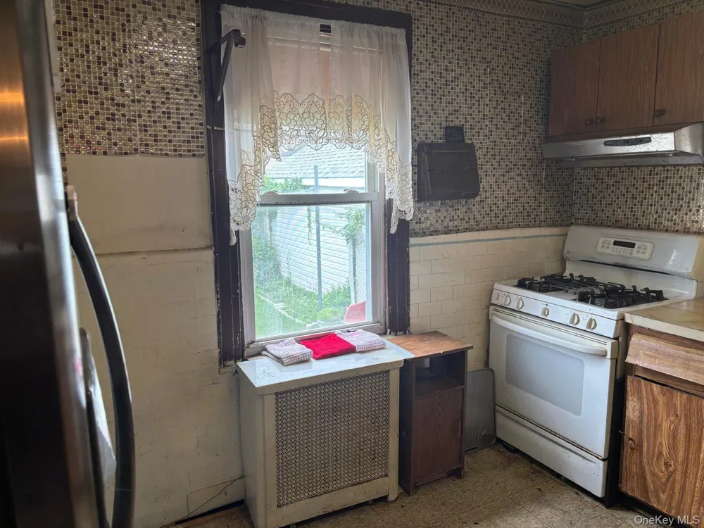 225-24 105th Avenue Queens Village, NY 11429