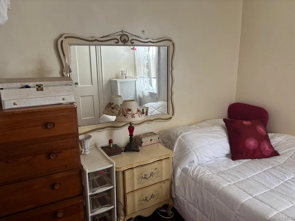 225-24 105th Avenue Queens Village, NY 11429