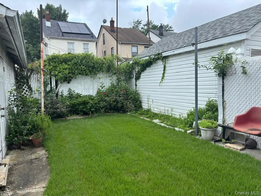 225-24 105th Avenue Queens Village, NY 11429