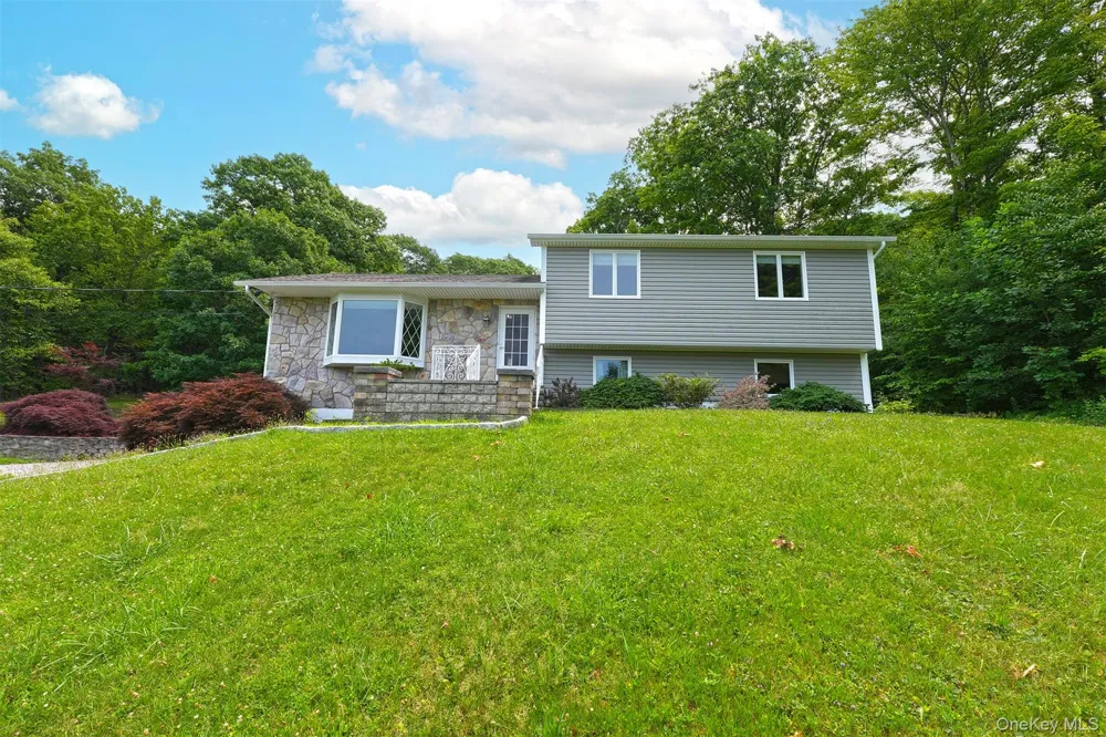 128 Lookout Pass Stormville, NY 12582