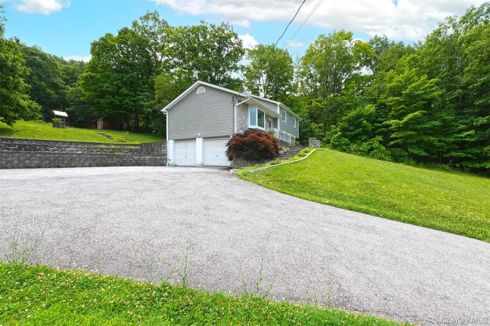 128 Lookout Pass Stormville, NY 12582