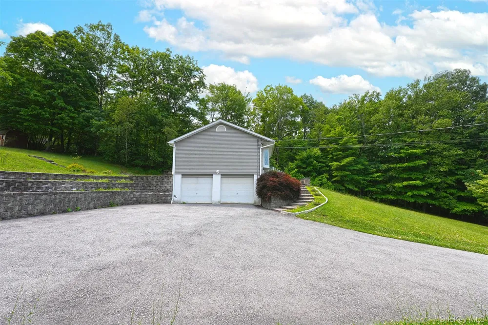 128 Lookout Pass Stormville, NY 12582