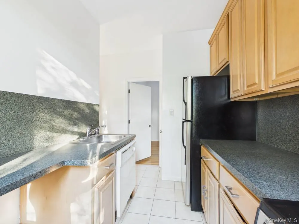 21-37 33rd street #3D Astoria, NY 11105