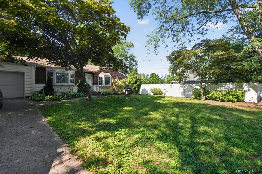 3 Hickory Place Bay Shore, NY 11706