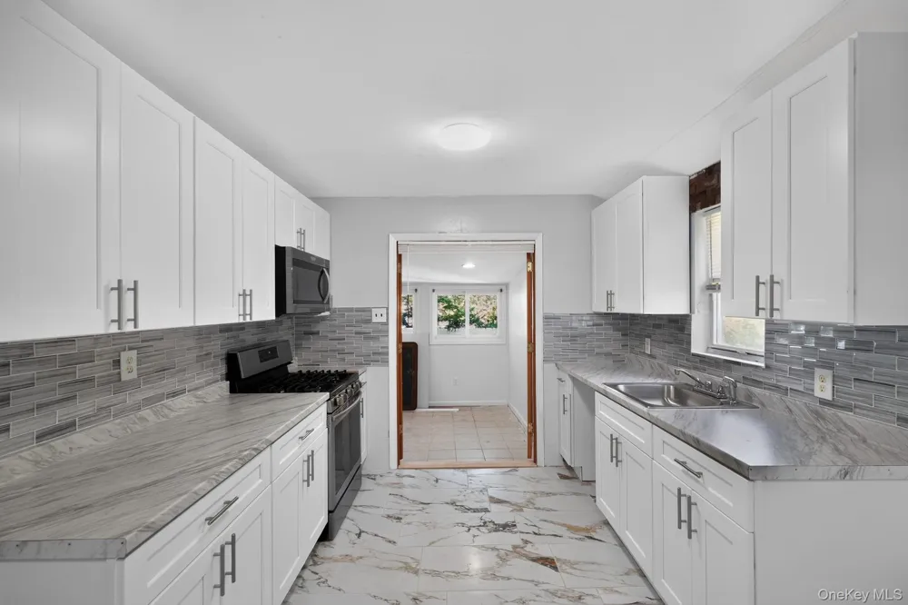 3 Hickory Place Bay Shore, NY 11706