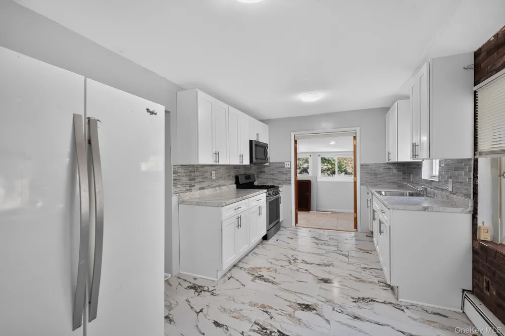 3 Hickory Place Bay Shore, NY 11706