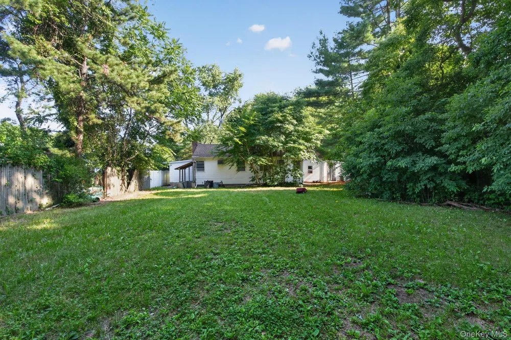 3 Hickory Place Bay Shore, NY 11706