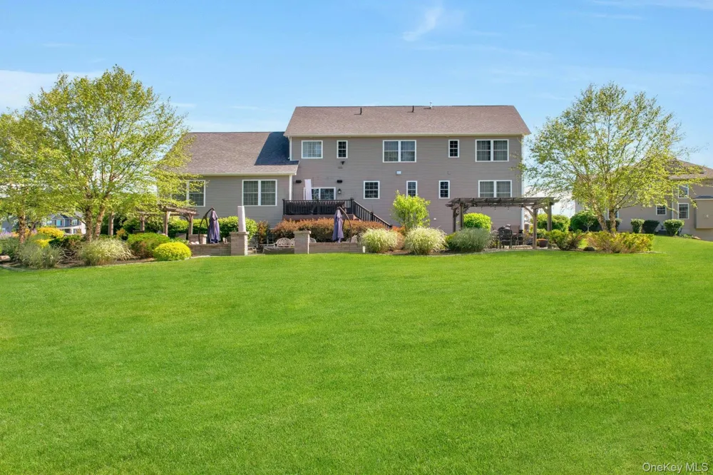 27 Wild Turkey Lane Rock Tavern, NY 12575