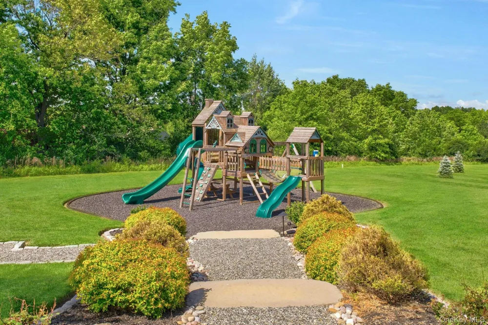 27 Wild Turkey Lane Rock Tavern, NY 12575