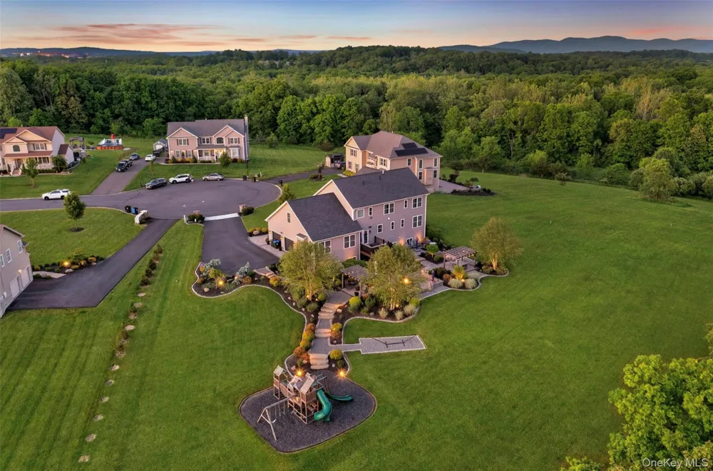 27 Wild Turkey Lane Rock Tavern, NY 12575