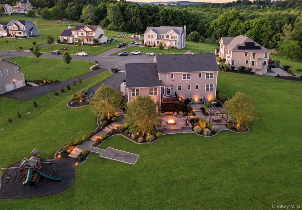27 Wild Turkey Lane Rock Tavern, NY 12575
