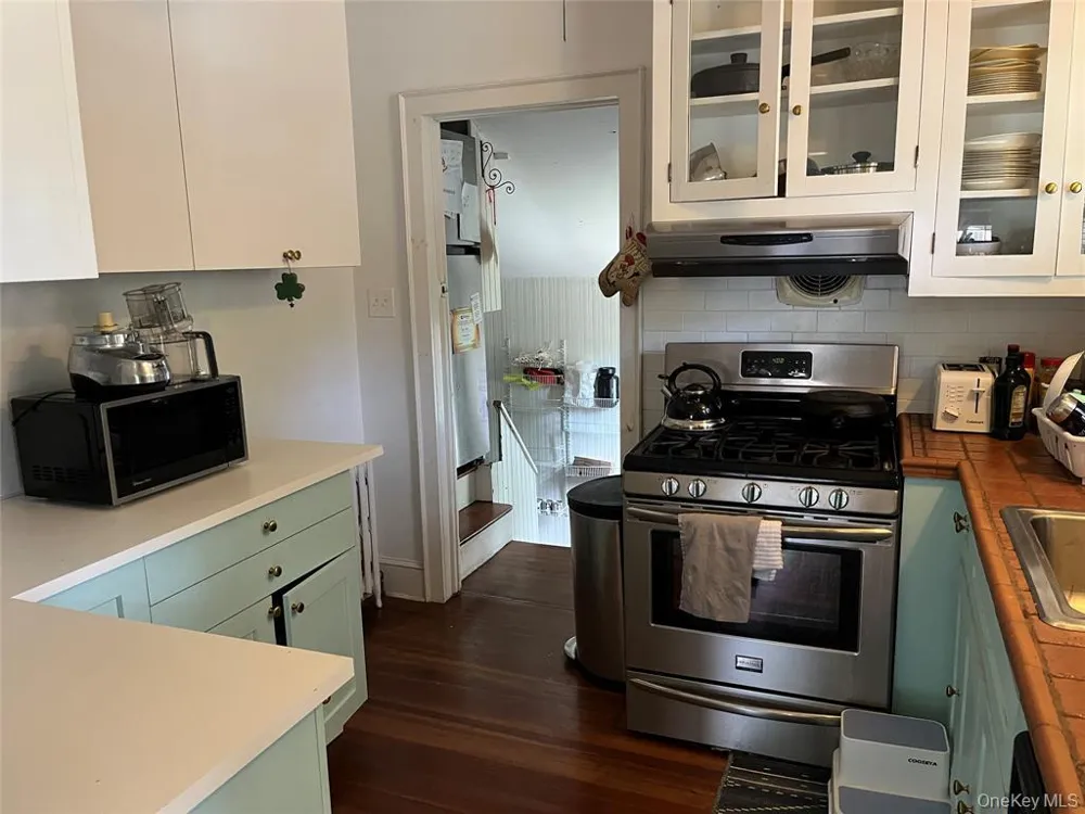 25 Willow Avenue Huntington, NY 11743