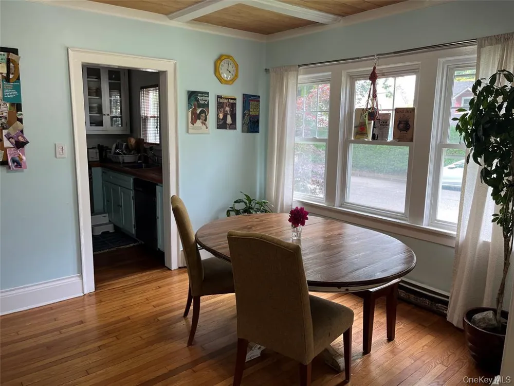 25 Willow Avenue Huntington, NY 11743