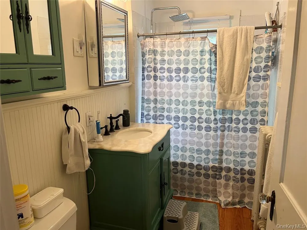 25 Willow Avenue Huntington, NY 11743