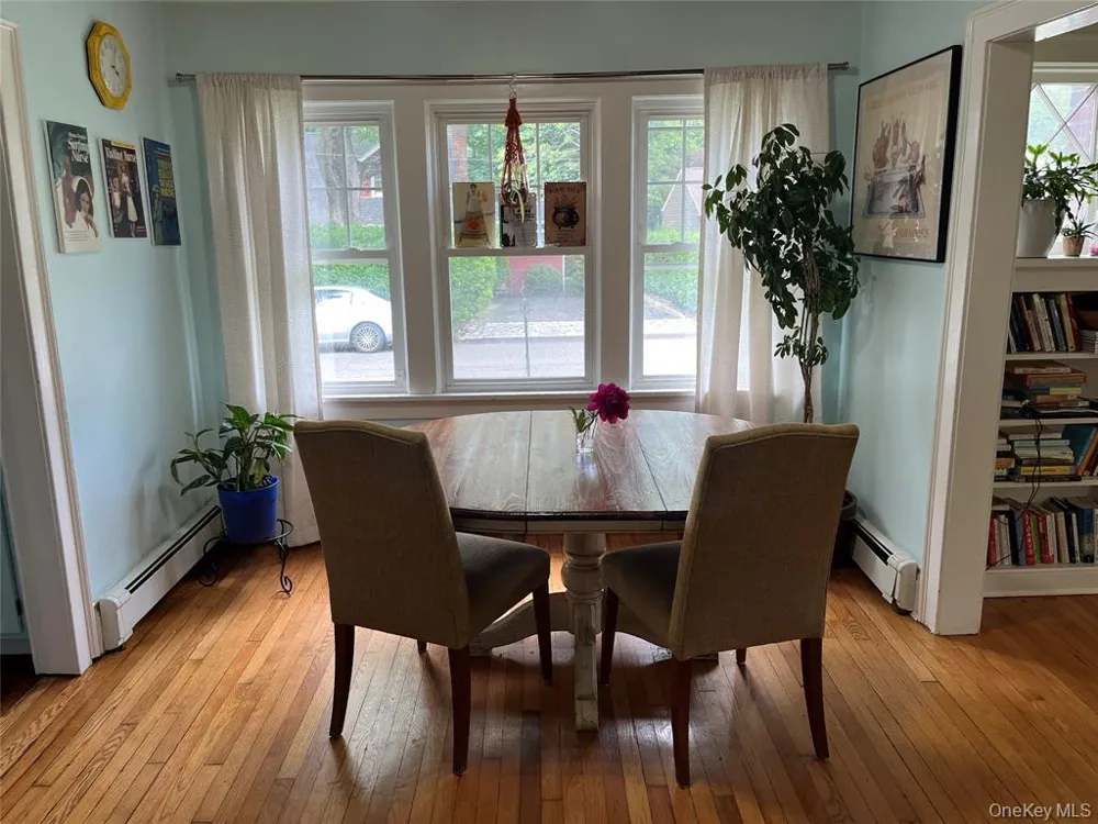 25 Willow Avenue Huntington, NY 11743