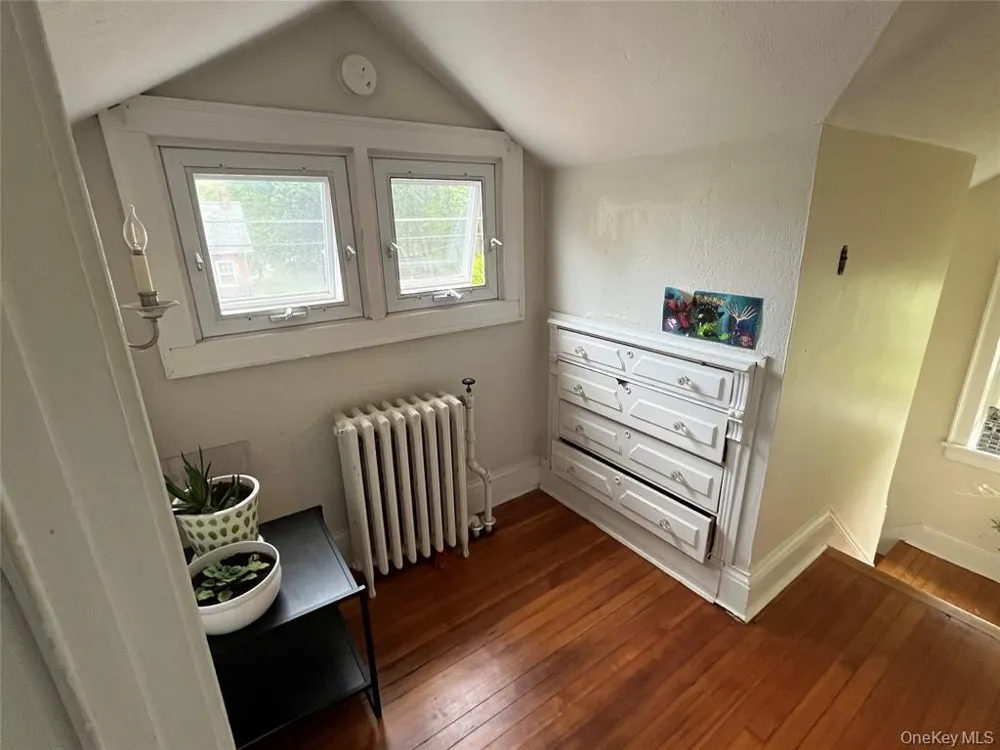 25 Willow Avenue Huntington, NY 11743