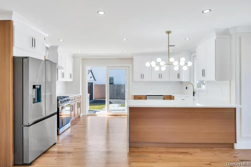 28 S Elm Street Hicksville, NY 11801