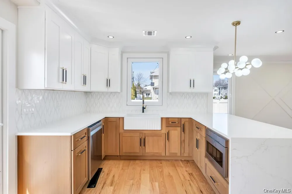 28 S Elm Street Hicksville, NY 11801