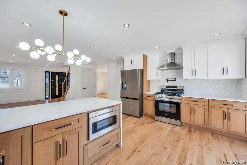 28 S Elm Street Hicksville, NY 11801