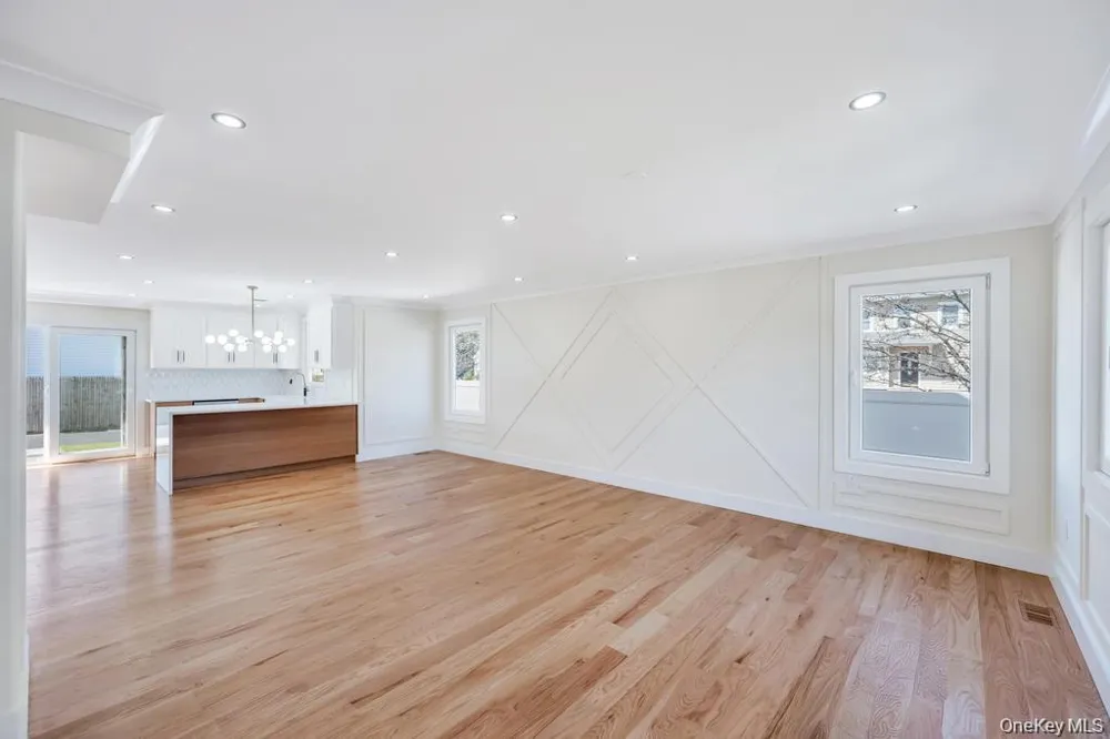 28 S Elm Street Hicksville, NY 11801