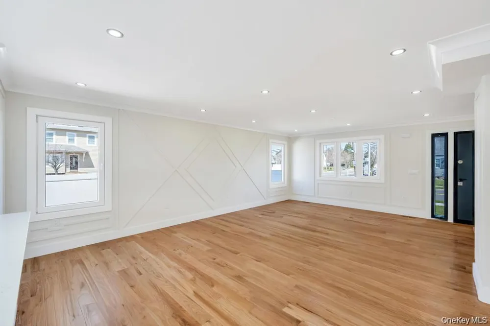 28 S Elm Street Hicksville, NY 11801