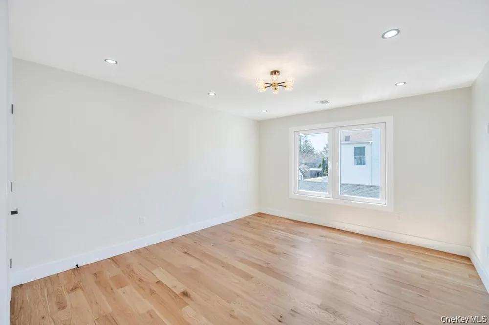 28 S Elm Street Hicksville, NY 11801