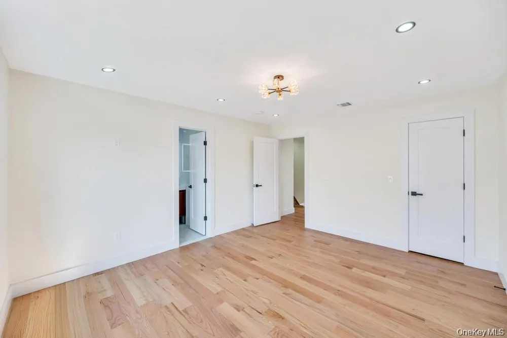 28 S Elm Street Hicksville, NY 11801