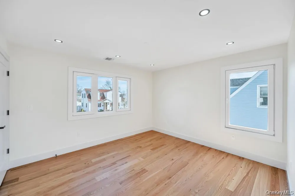 28 S Elm Street Hicksville, NY 11801