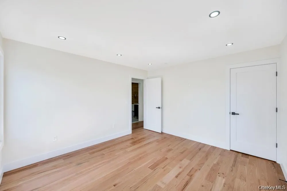 28 S Elm Street Hicksville, NY 11801
