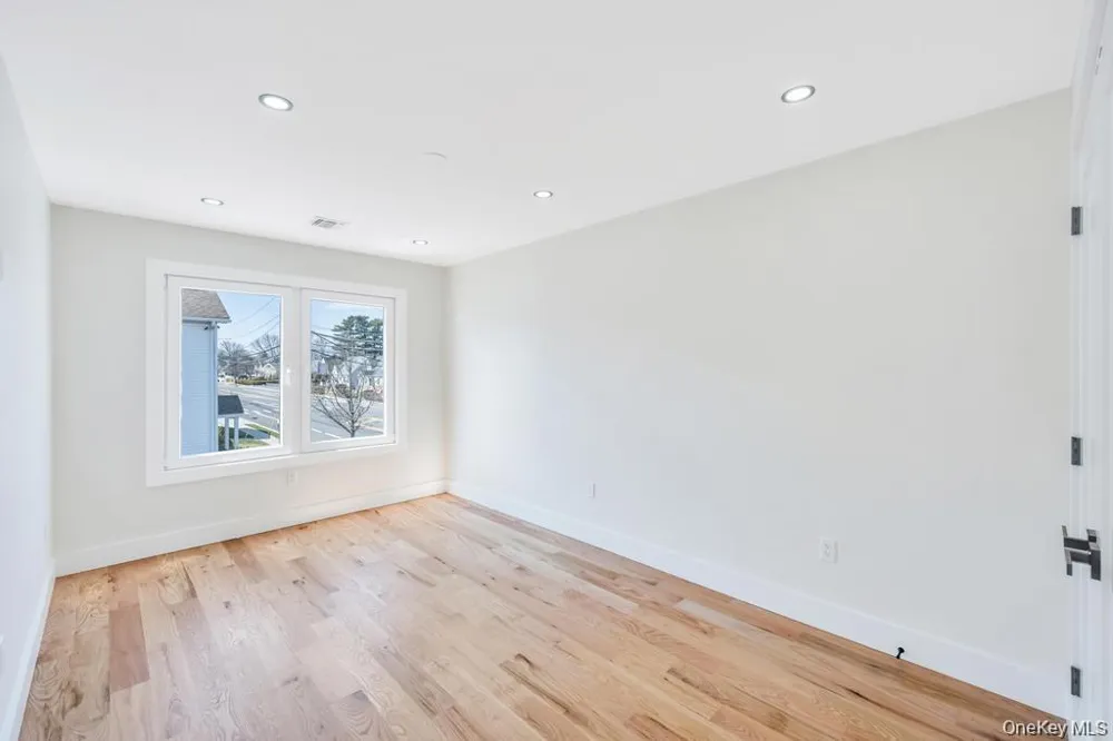 28 S Elm Street Hicksville, NY 11801