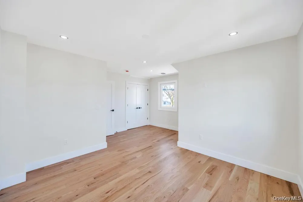 28 S Elm Street Hicksville, NY 11801