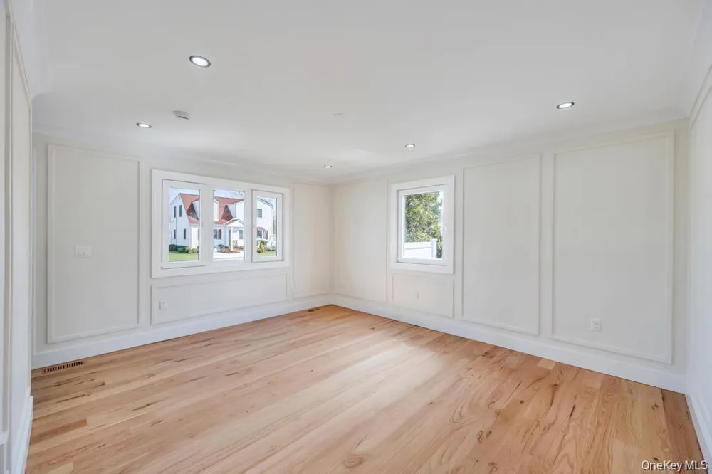 28 S Elm Street Hicksville, NY 11801