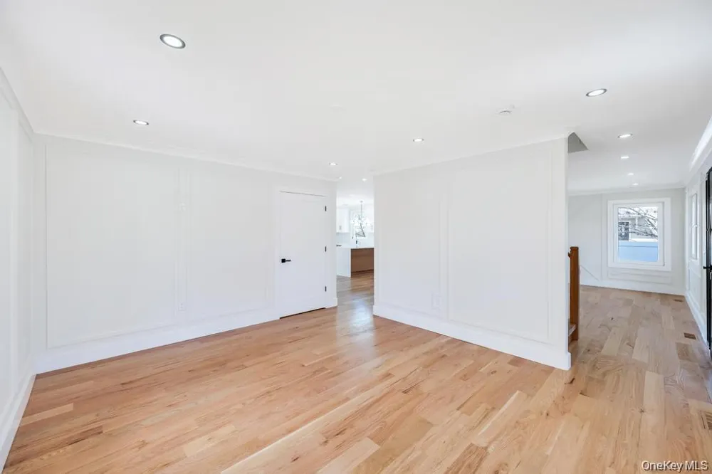 28 S Elm Street Hicksville, NY 11801