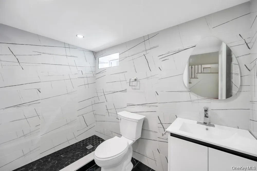 28 S Elm Street Hicksville, NY 11801