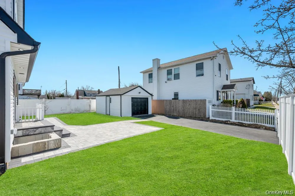 28 S Elm Street Hicksville, NY 11801