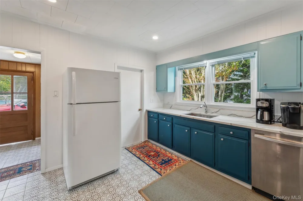 15 S Bay Avenue Eastport, NY 11941