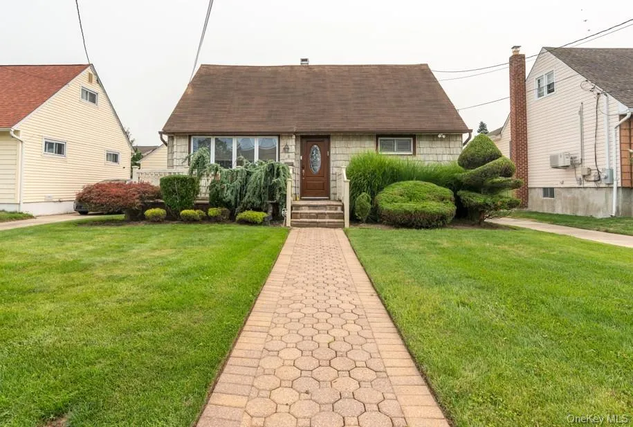 81 Montgomery Avenue Oceanside, NY 11572